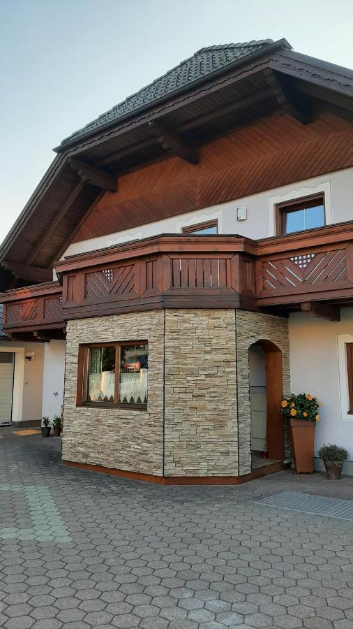 Neumann Ferienwohnung Fanning Mariapfarr Exterior photo